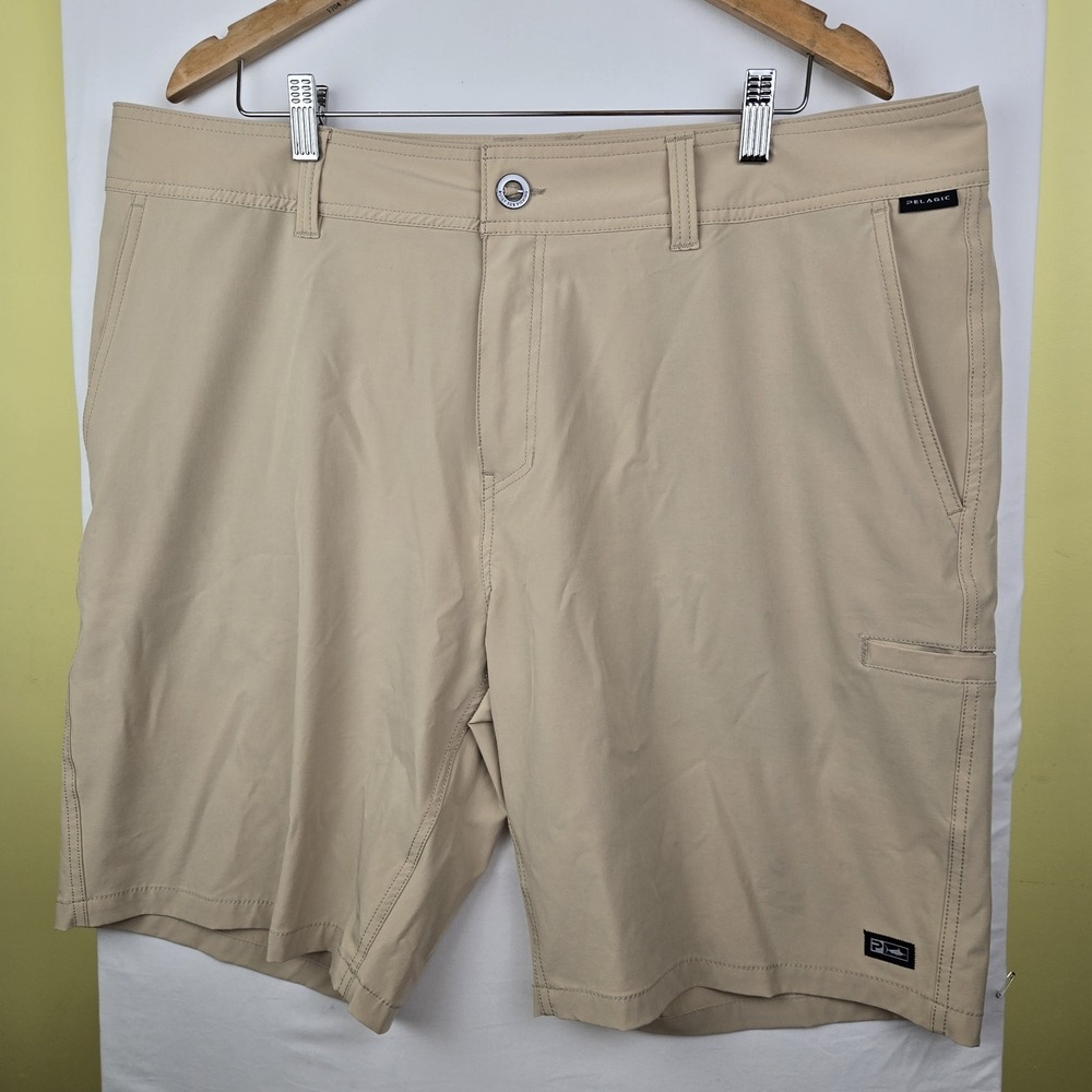Pelagic Mako High Performance Hybrid Fishing Shorts Size 40 Khaki